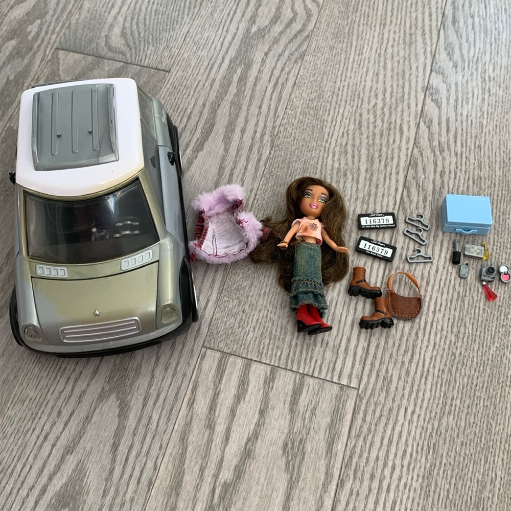 Lil Bratz MGA Lil’ Coupe (1st edition) Lookin’ Bratz Car & accessories F…